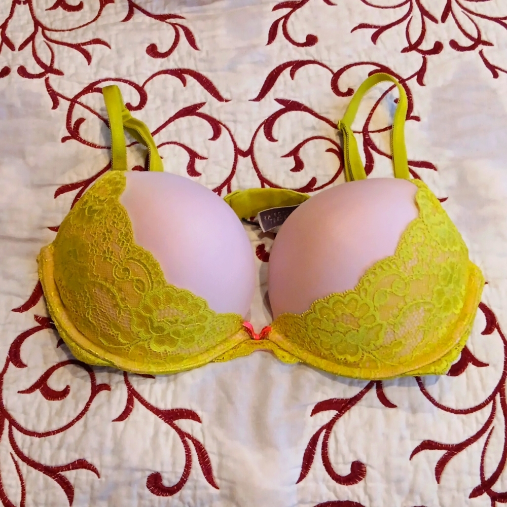 Victoria's Secret Dream Angel's, pink cream w/ yellow lace,size 34C, worn twice.